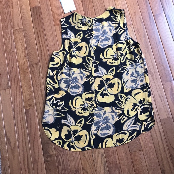 Sleeveless Blouse - NWT - Picture 4 of 6
